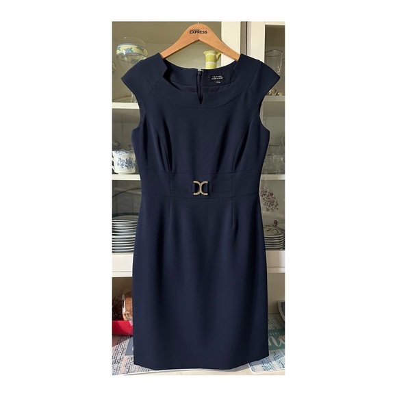 Tahari by ASL Casual Dress -
Sheath Scoop Neck Short sleeve... - Picture 2 of 7